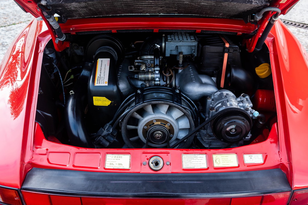 Porsche 911 Carrera 3.2 (US)