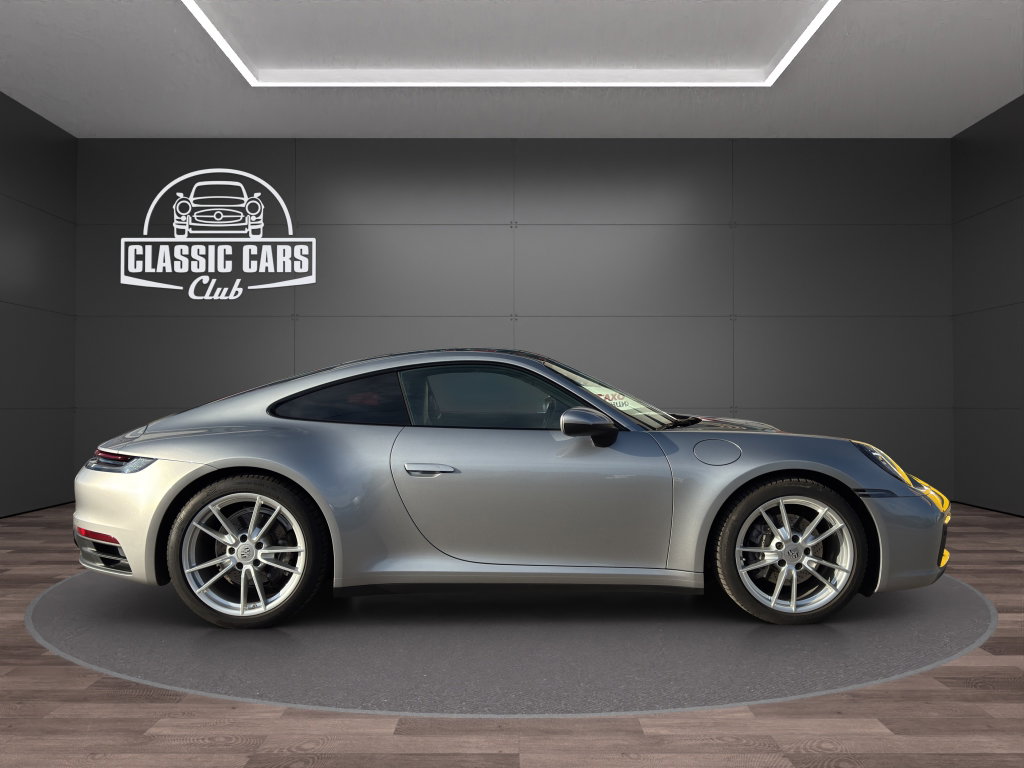 Porsche 992 Carrera 4