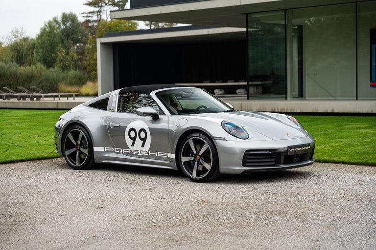 Porsche 992 Heritage Design Edition