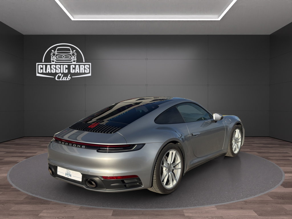Porsche 992 Carrera 4