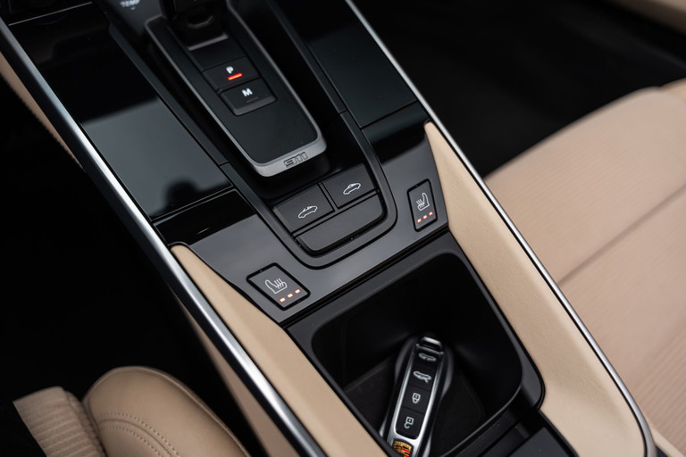 Porsche 992 Heritage Design Edition