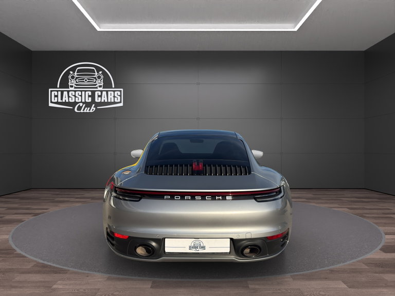 Porsche 992 Carrera 4