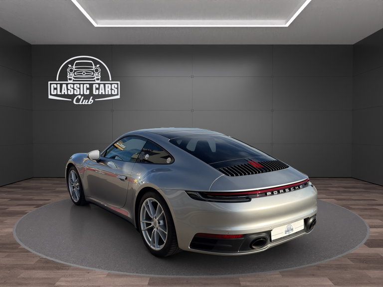 Porsche 992 Carrera 4