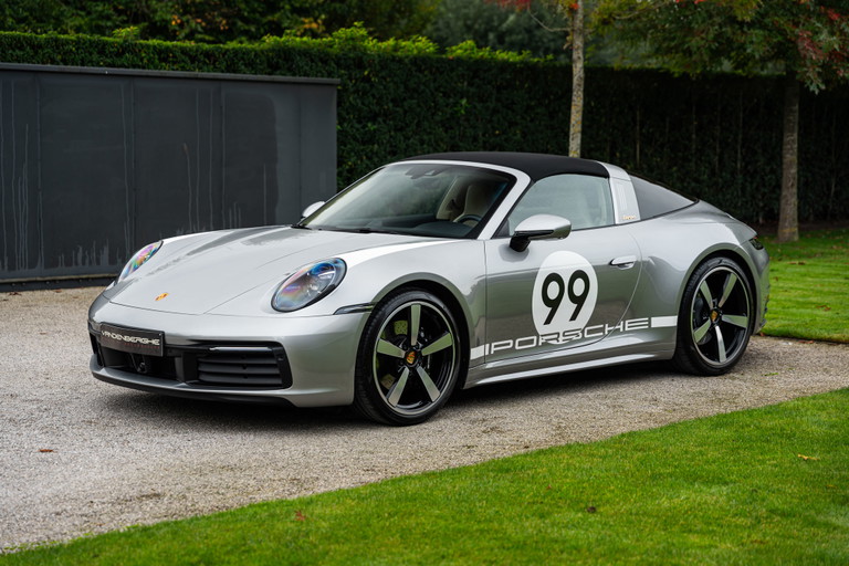 Porsche 992 Heritage Design Edition