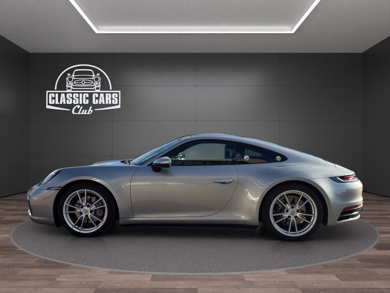 Porsche 992 Carrera 4