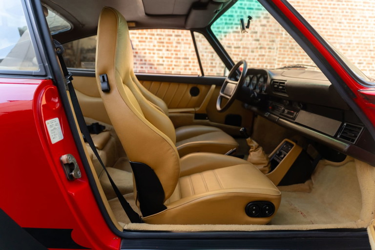 Porsche 911 Carrera 3.2