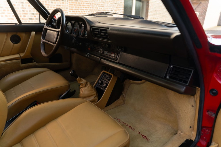 Porsche 911 Carrera 3.2