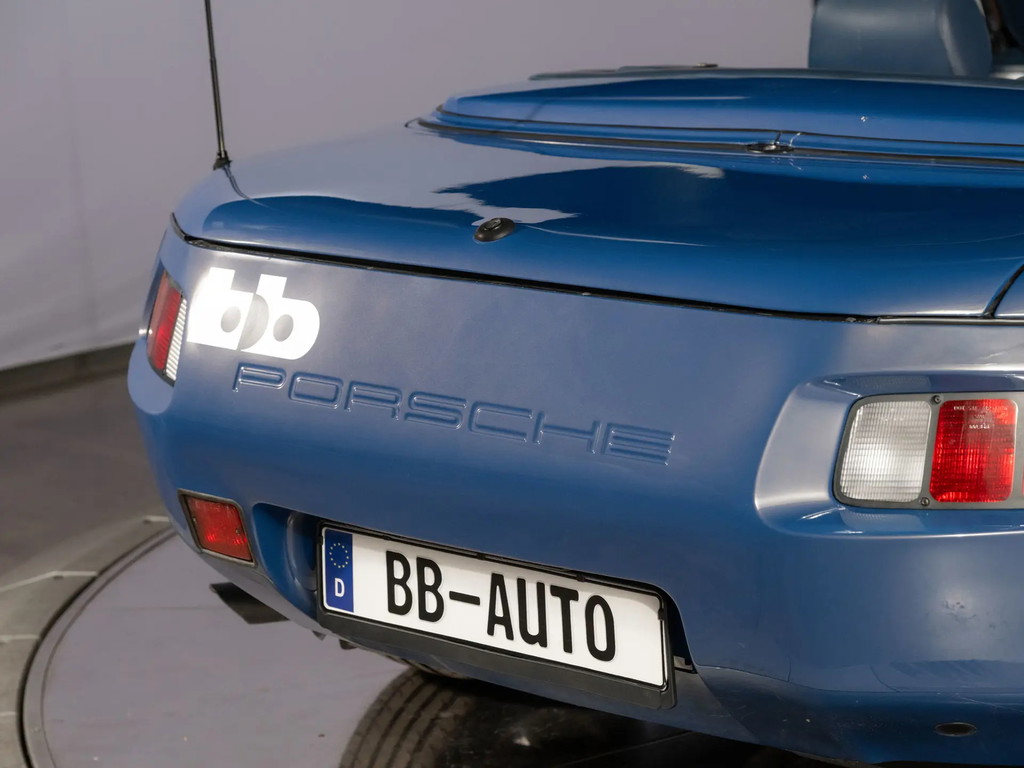 Porsche 928