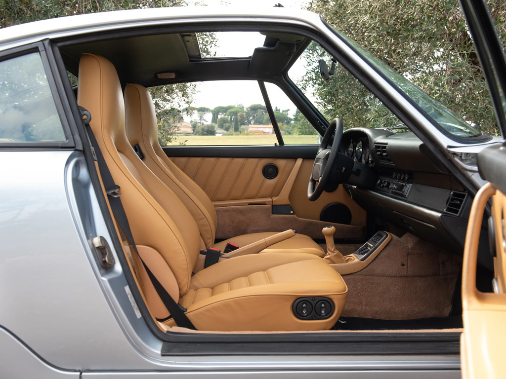 Porsche 964 Carrera 4