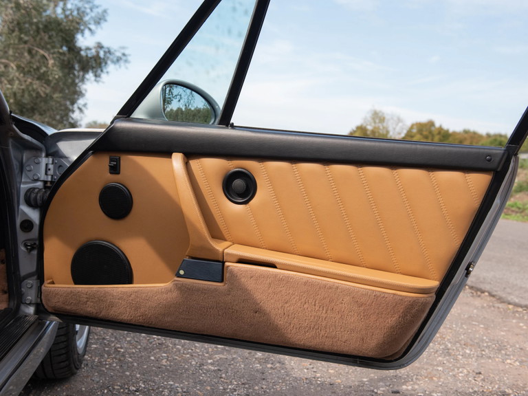 Porsche 964 Carrera 4