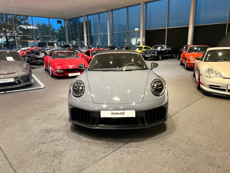 Porsche 992.2 Carrera 4 GTS