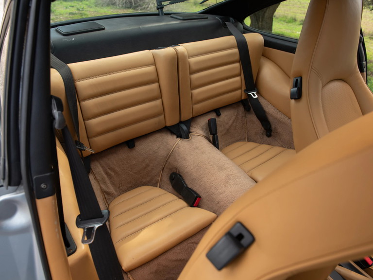 Porsche 964 Carrera 4