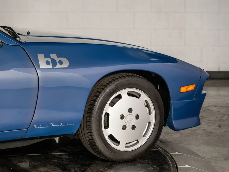 Porsche 928