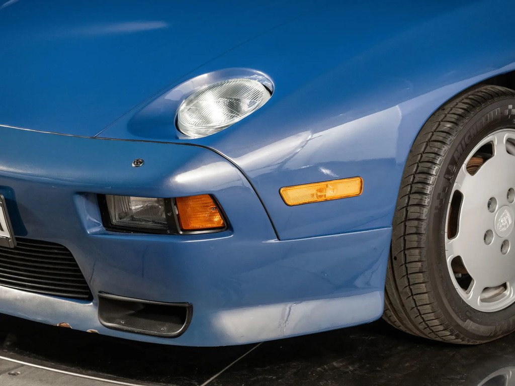 Porsche 928
