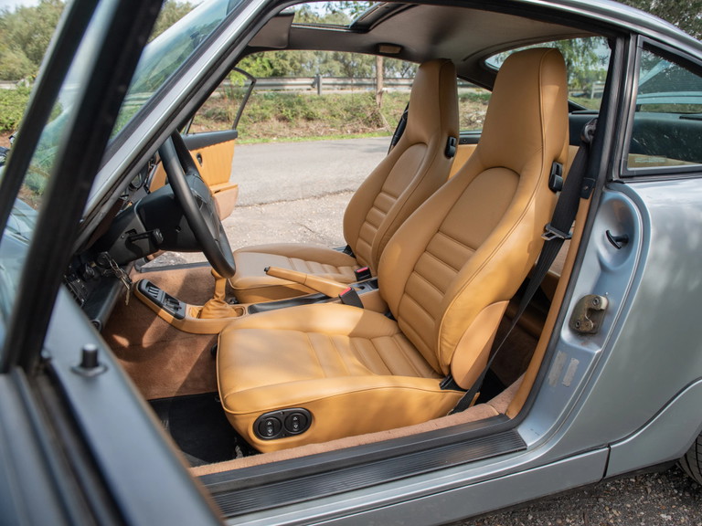 Porsche 964 Carrera 4