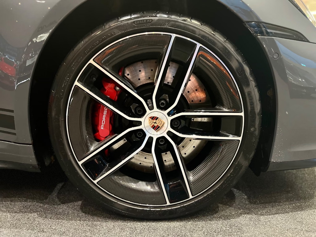 Porsche 992.2 Carrera 4 GTS