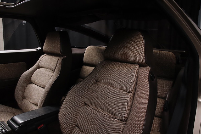 Porsche 928