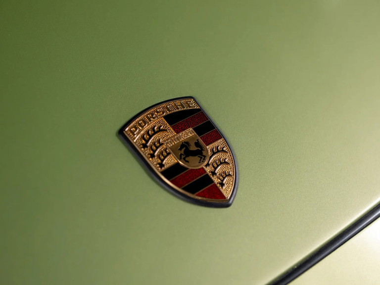 Porsche 928