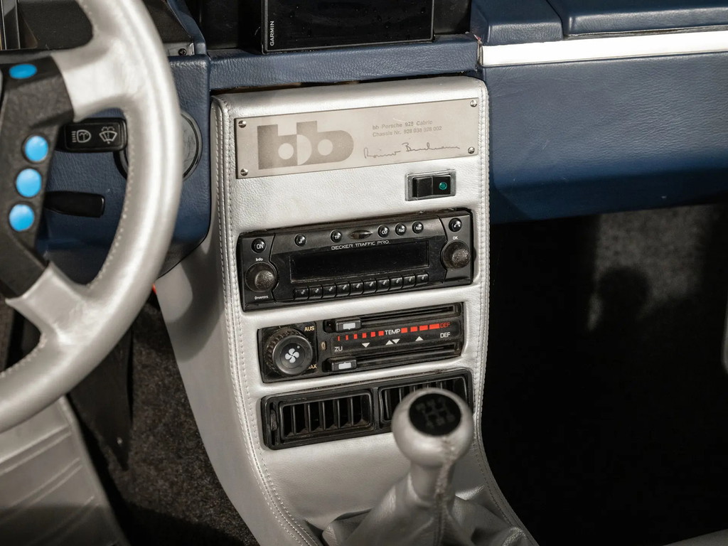 Porsche 928