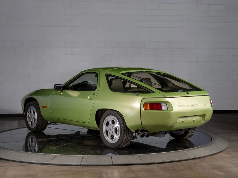 Porsche 928