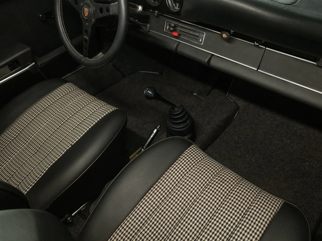 Porsche 911 T