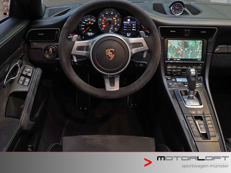 Porsche 991 Carrera GTS