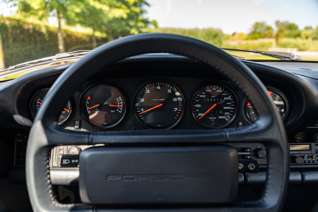 Porsche 964 Carrera 4