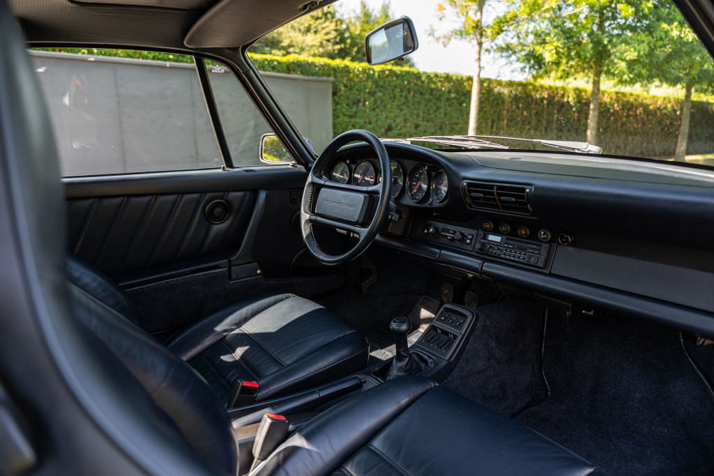 Porsche 964 Carrera 4
