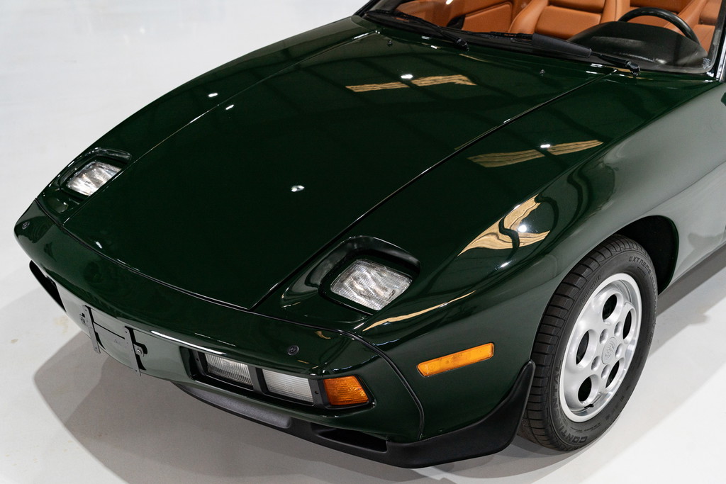 Porsche 928