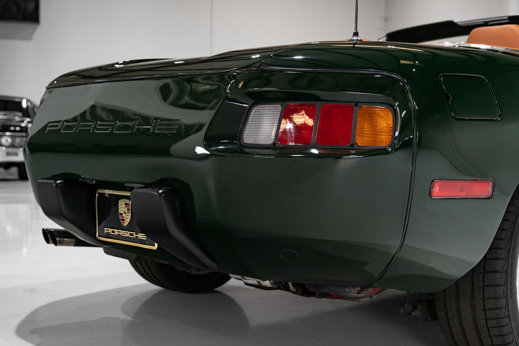 Porsche 928