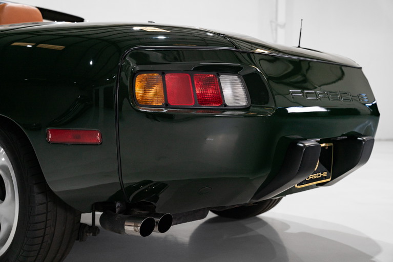 Porsche 928