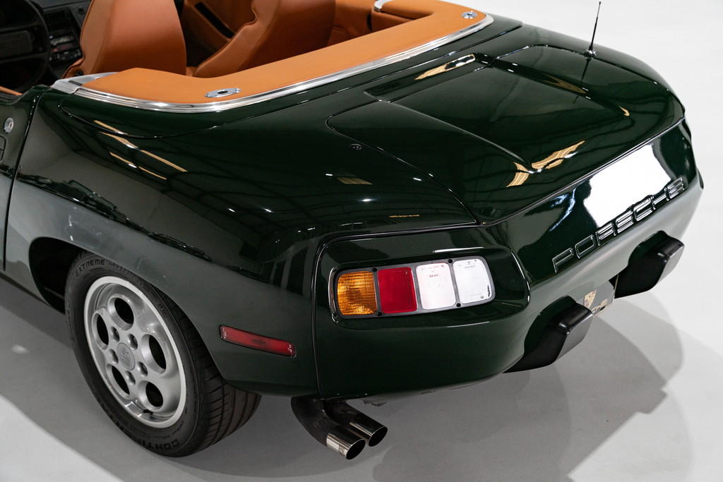 Porsche 928