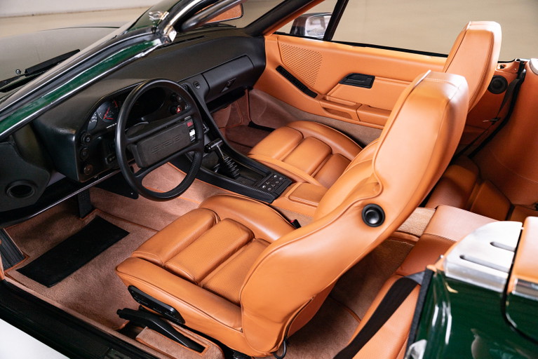 Porsche 928