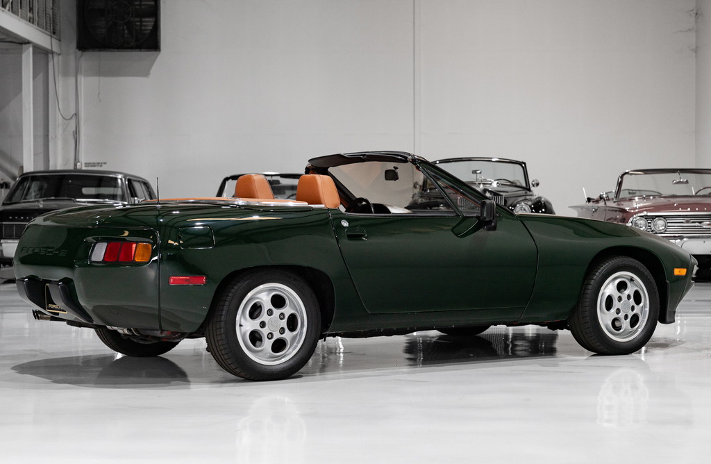 Porsche 928