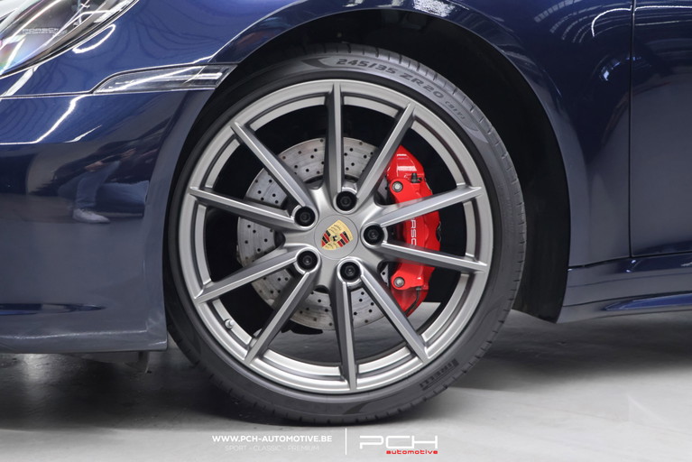 Porsche 992 Carrera 4S