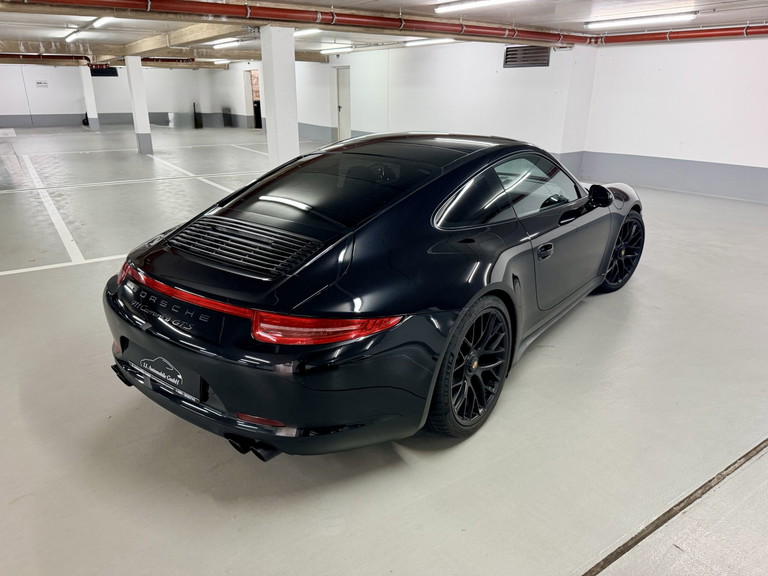 Porsche 991 Carrera 4 GTS