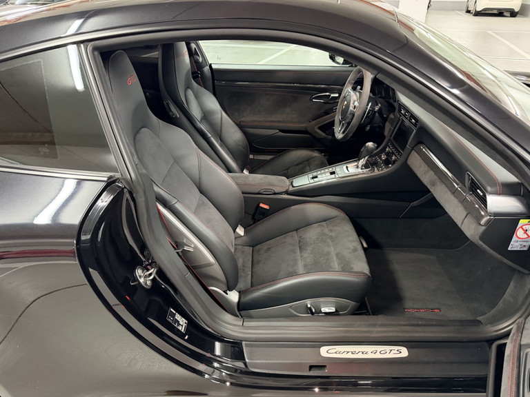 Porsche 991 Carrera 4 GTS