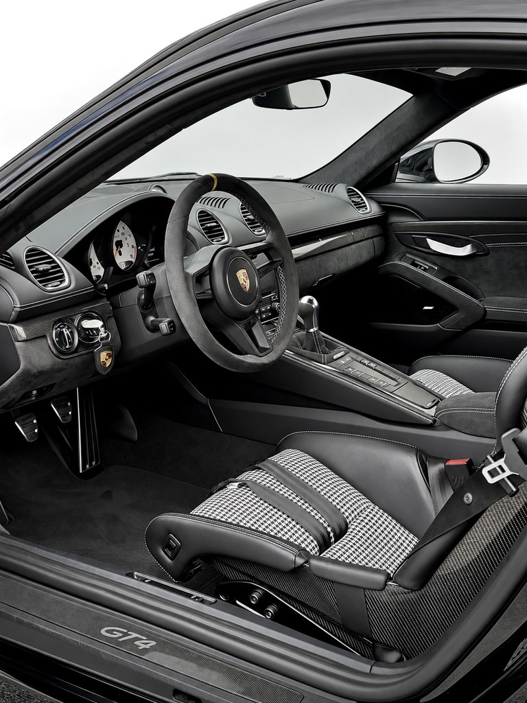 Porsche 718 Cayman GT4