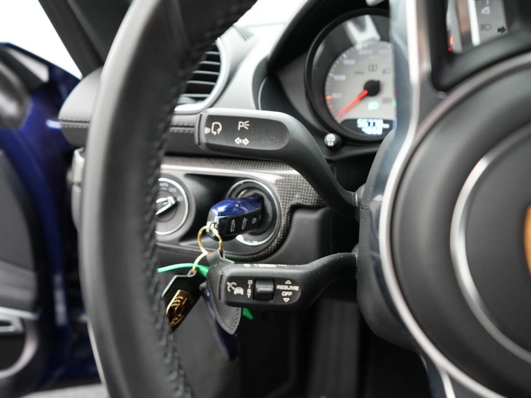 Porsche 718 Cayman