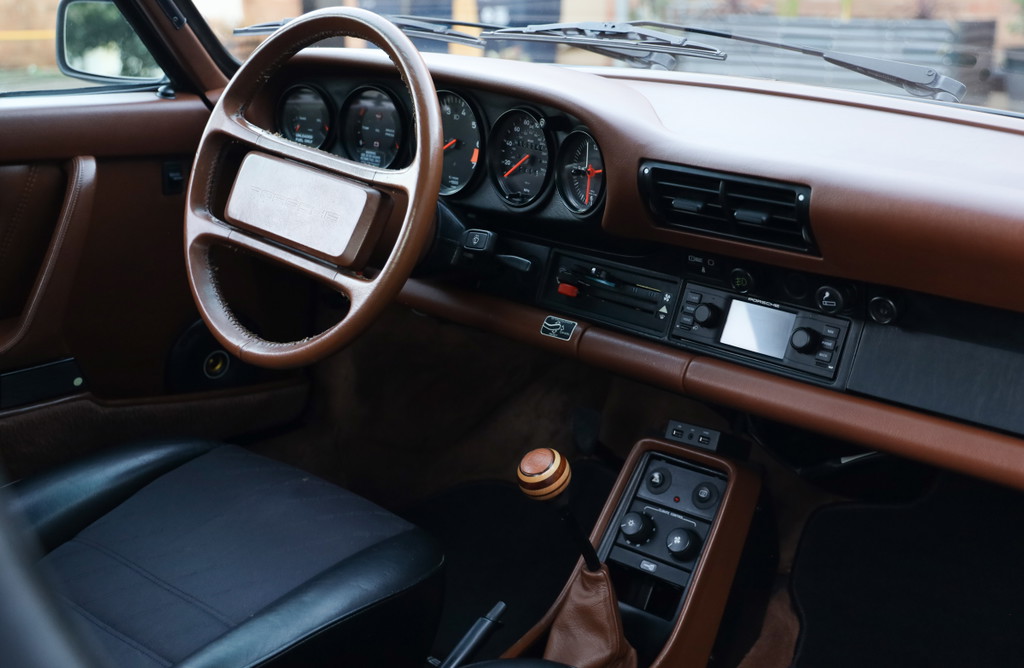Porsche 911 Carrera 3.2