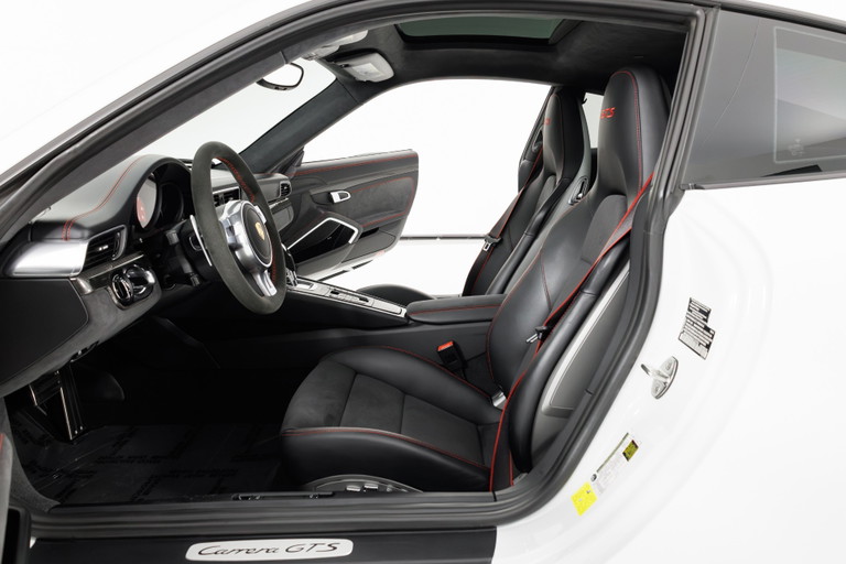 Porsche 991 Carrera GTS