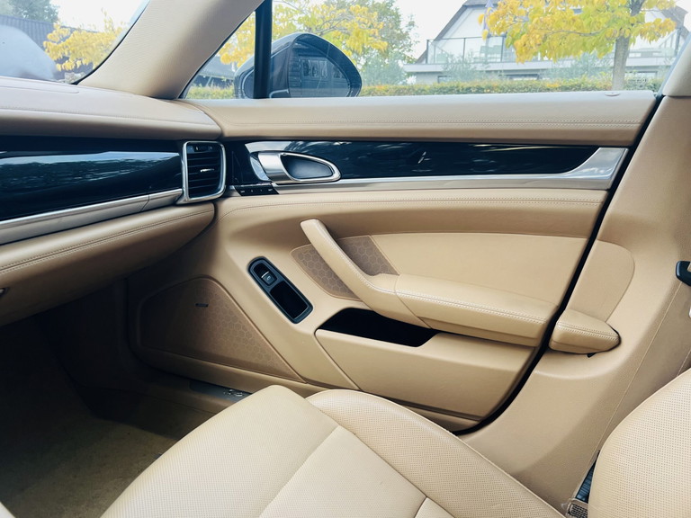 Porsche Panamera 4S