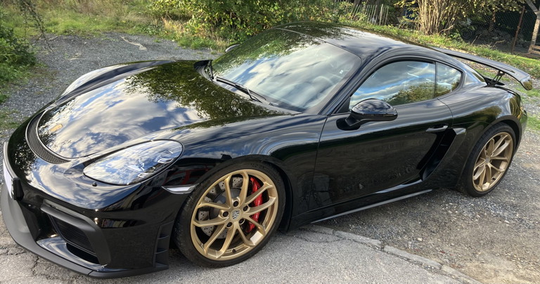 Porsche 718 Cayman GT4